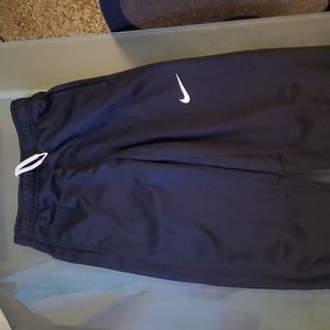 Nike Therma Fit sz Medium Drawstring pants